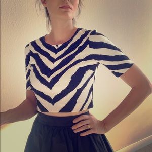 Express crop top zebra print with zipper back